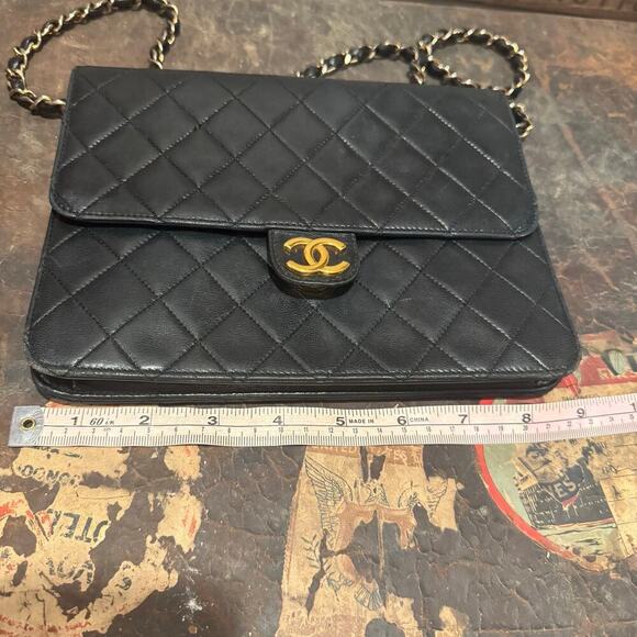 Chanel Vintage Black Lambskin Leather Flap Bag Pre-Serial GHW - Picture 12 of 12